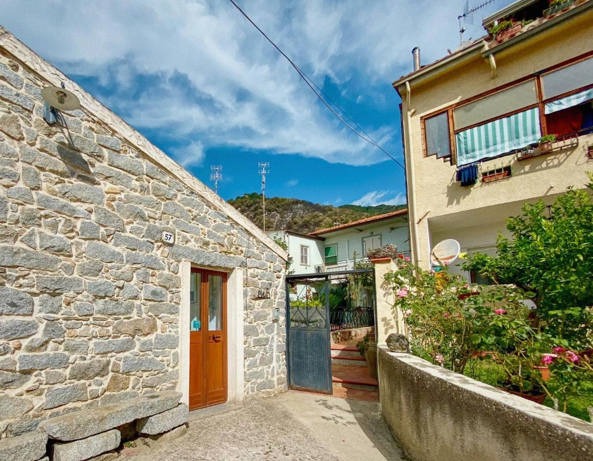 Domos Antigas Bed & Breakfast Bottidda Exterior photo