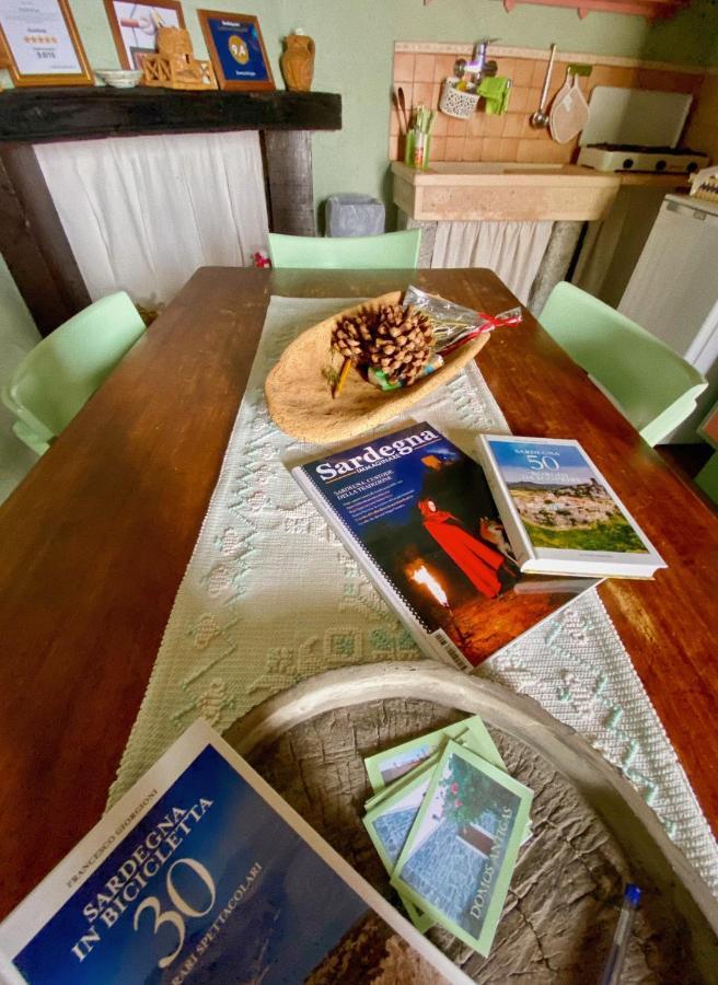 Domos Antigas Bed & Breakfast Bottidda Exterior photo