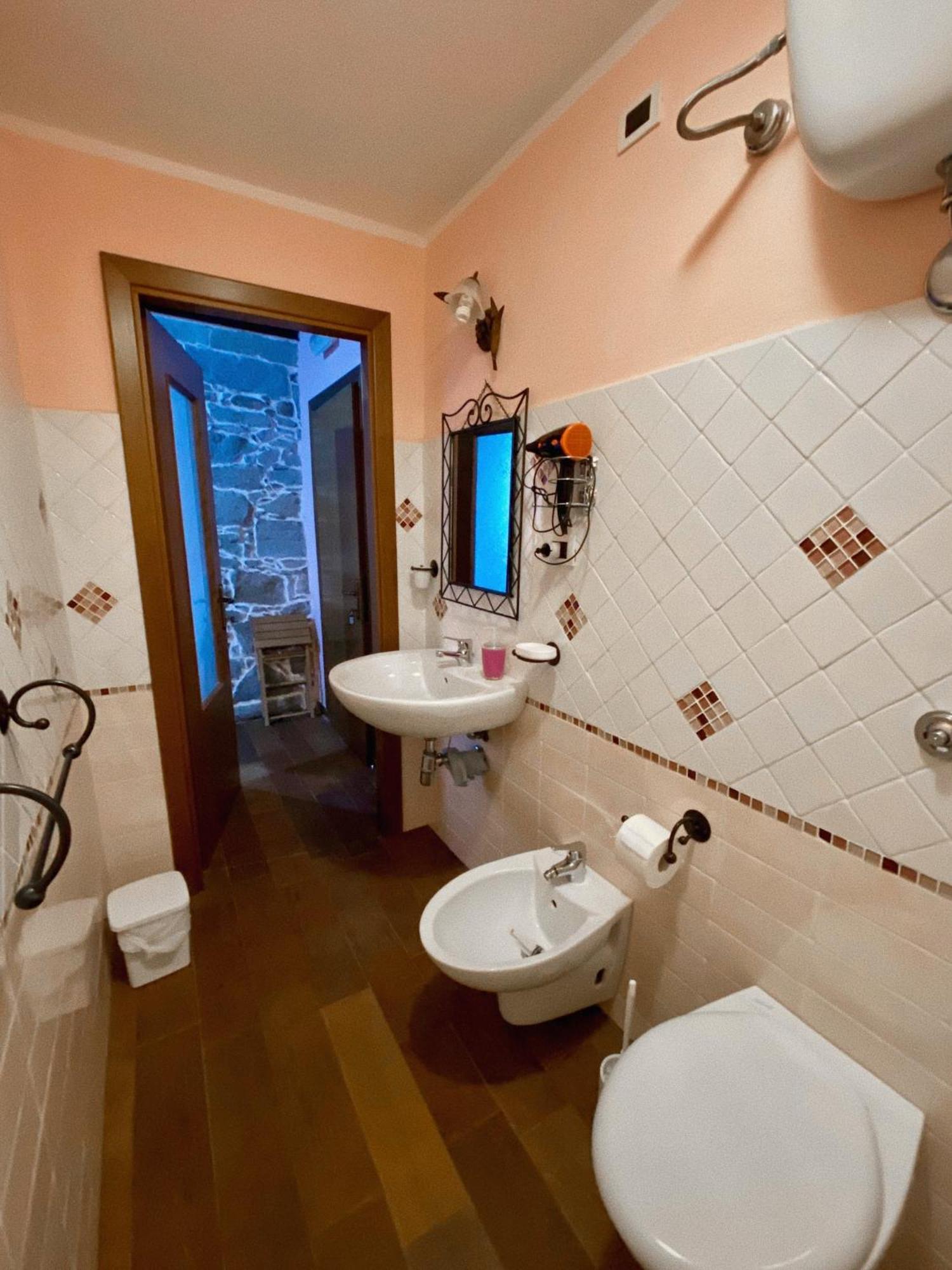 Domos Antigas Bed & Breakfast Bottidda Exterior photo